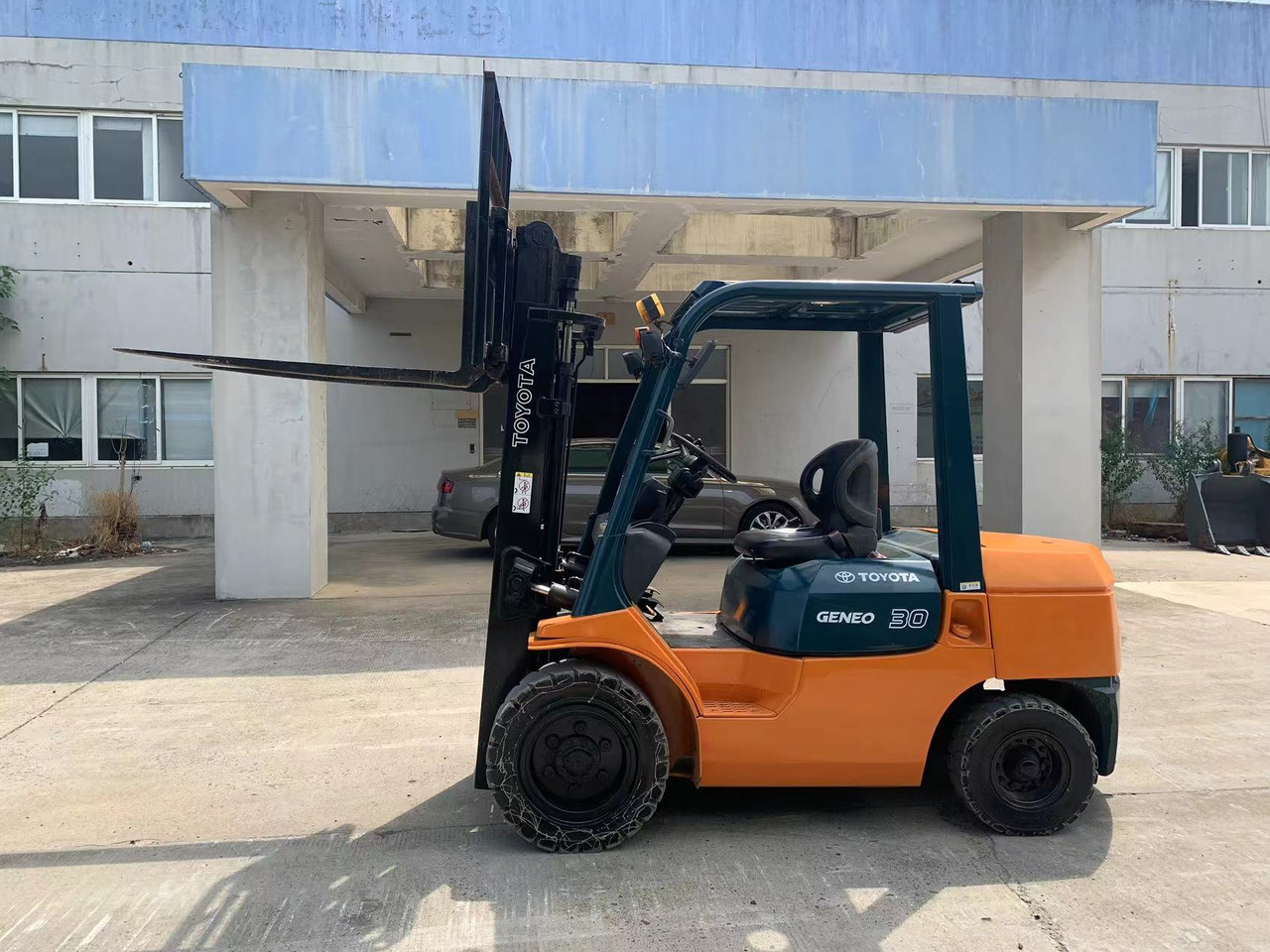 Toyota Forklift 3 ton Diesel Forklift FD30 with Side Shifter - رافعة شوكية ديزل: صور 2 Toyota Forklift 3 ton Diesel Forklift FD30 with Side Shifter - رافعة شوكية ديزل: صور 2
