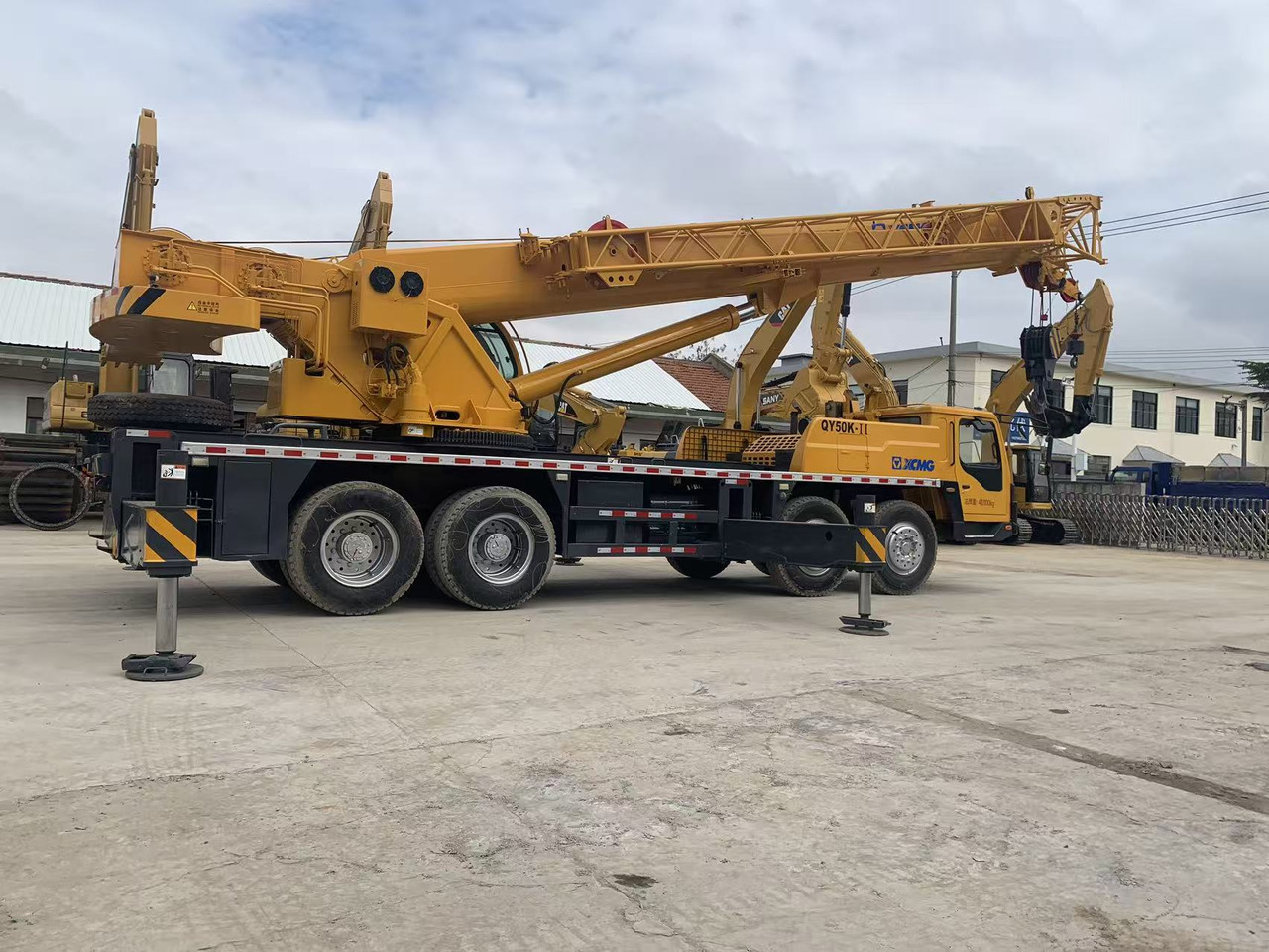 XCMG Truck Crane QY50K, QY65K, QY70K Good Price on Sale - موبايل كرين: صور 3 XCMG Truck Crane QY50K, QY65K, QY70K Good Price on Sale - موبايل كرين: صور 3