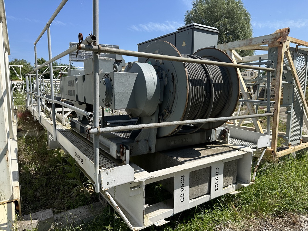 LIEBHERR 280 EC-H 12 Litronic slewing part - الرافعة: صور 2 LIEBHERR 280 EC-H 12 Litronic slewing part - الرافعة: صور 2