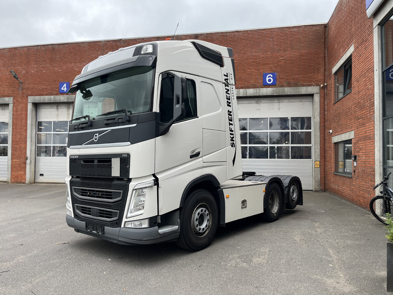 Volvo FH 500TC 6x2 - شاحنة جرار: صور 2 Volvo FH 500TC 6x2 - شاحنة جرار: صور 2