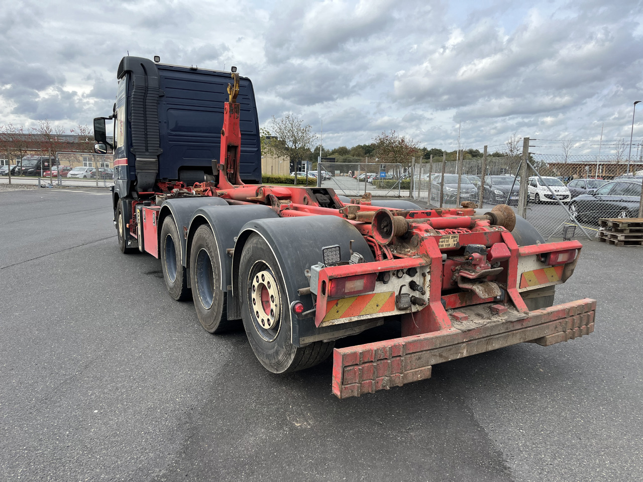 Volvo FM 500 8x4 - شاحنة ذات الخطاف: صور 5 Volvo FM 500 8x4 - شاحنة ذات الخطاف: صور 5
