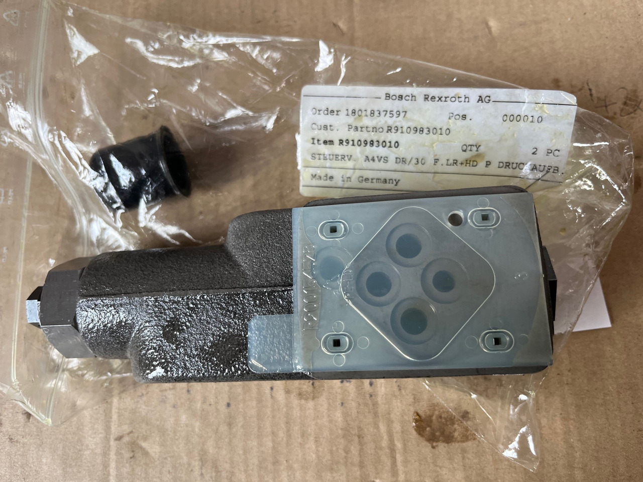 REXROTH Steuerventil A4VS DR/30 R910983010 - قطع الغيار - آلات البناء: صور 1 REXROTH Steuerventil A4VS DR/30 R910983010 - قطع الغيار - آلات البناء: صور 1