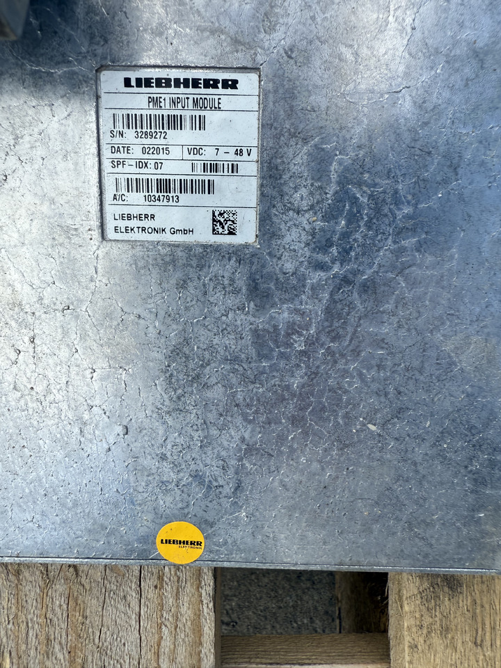 Liebherr R926 - كتلة التحكم - حفارات زحافة: صور 4 Liebherr R926 - كتلة التحكم - حفارات زحافة: صور 4