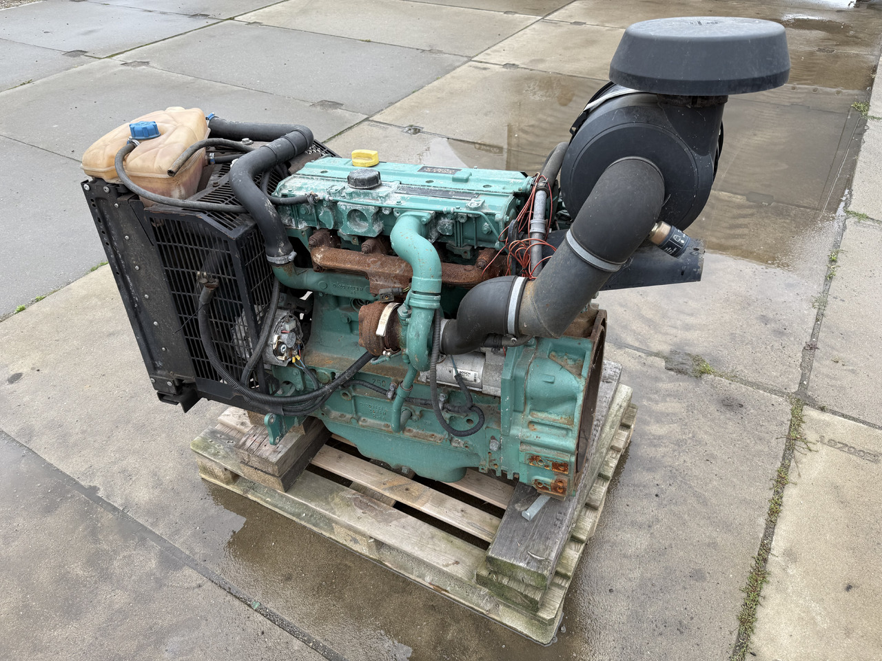 VOLVO PENTA TD520 GE - المحرك - آلات البناء: صور 4 VOLVO PENTA TD520 GE - المحرك - آلات البناء: صور 4