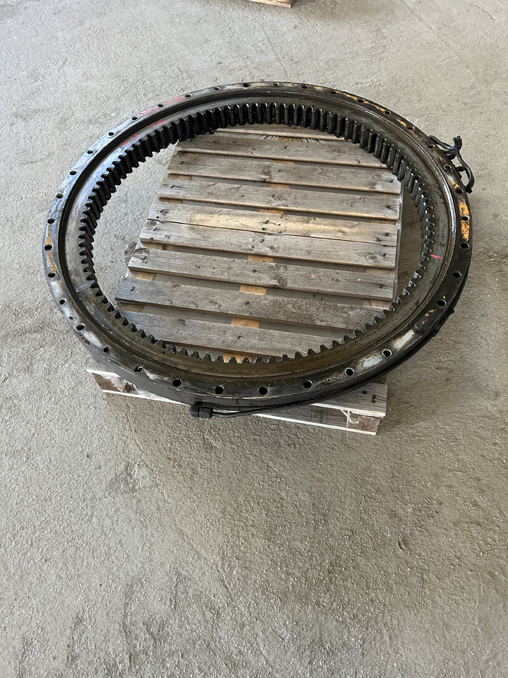 Volvo EW140C - حلقة الدوران - حفارة على عجلات: صور 3 Volvo EW140C - حلقة الدوران - حفارة على عجلات: صور 3