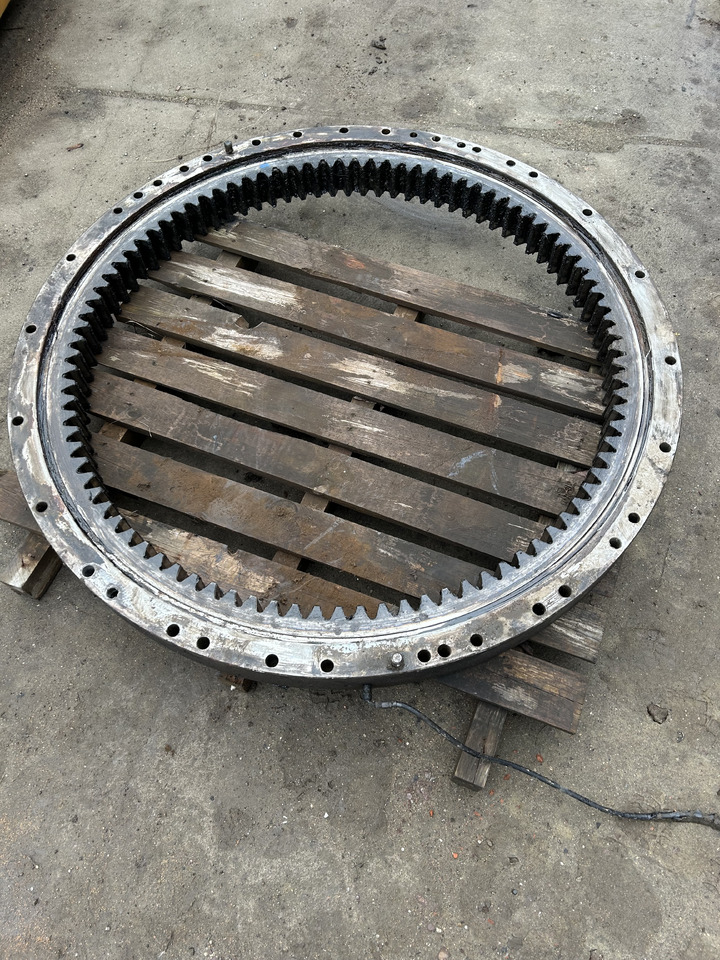 Volvo EW180C - حلقة الدوران - حفارة على عجلات: صور 3 Volvo EW180C - حلقة الدوران - حفارة على عجلات: صور 3