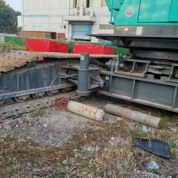 2005 KOBELCO 7150 - رافعة مجنزرة: صور 2 2005 KOBELCO 7150 - رافعة مجنزرة: صور 2