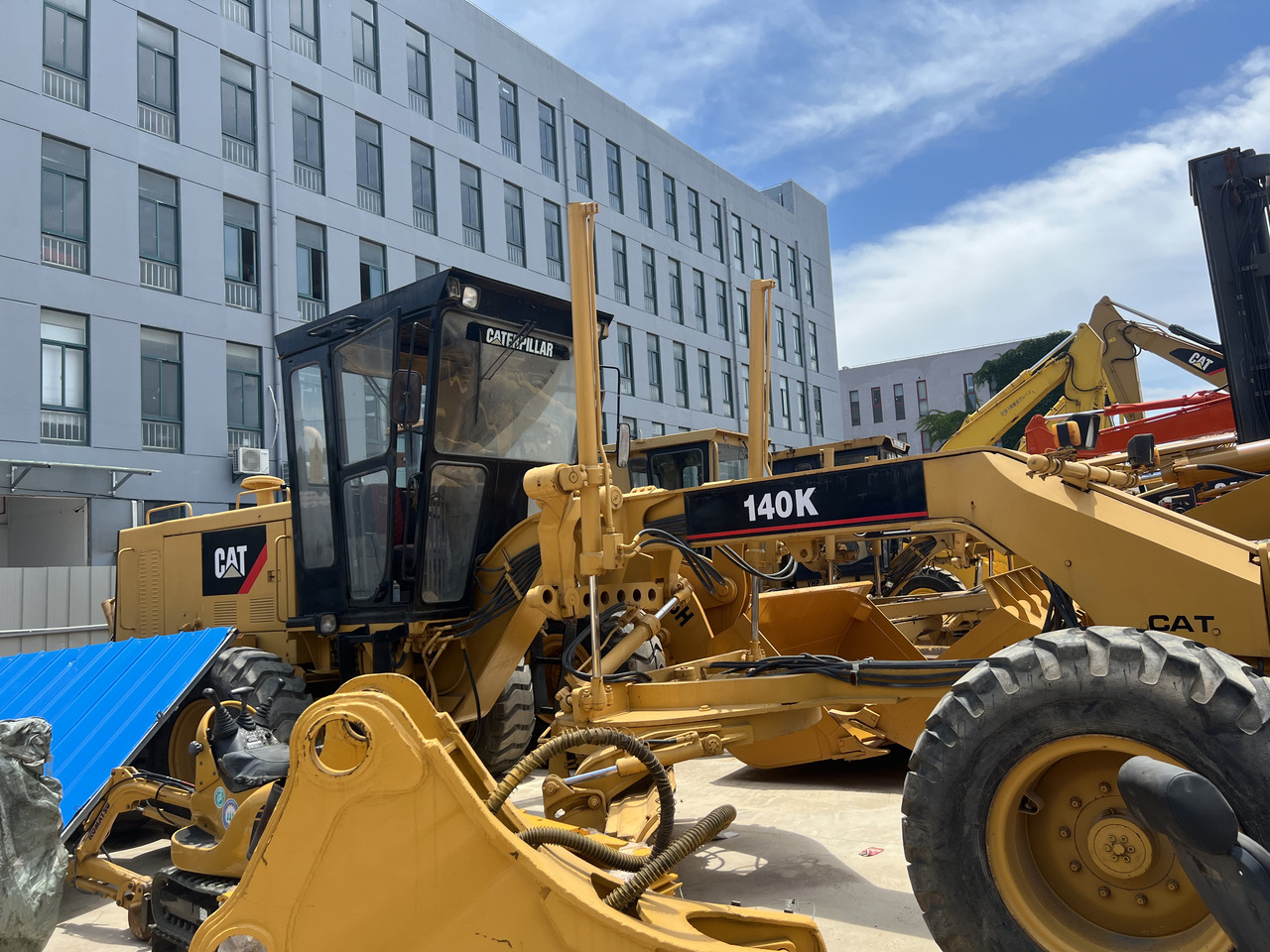 Caterpillar 140K - آلة تسوية الأرض: صور 2 Caterpillar 140K - آلة تسوية الأرض: صور 2