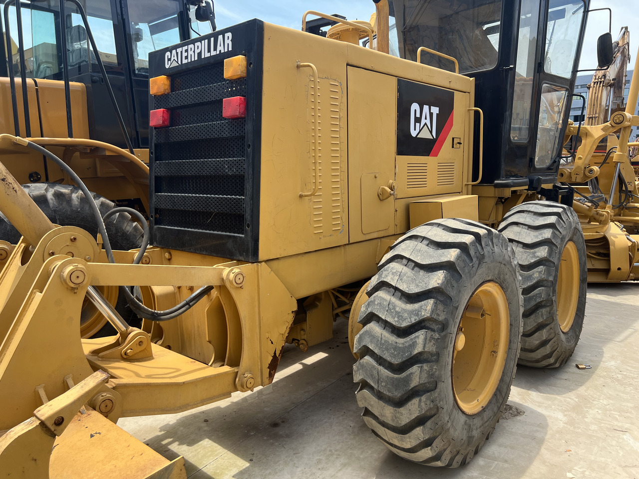 Caterpillar 140K - آلة تسوية الأرض: صور 4 Caterpillar 140K - آلة تسوية الأرض: صور 4
