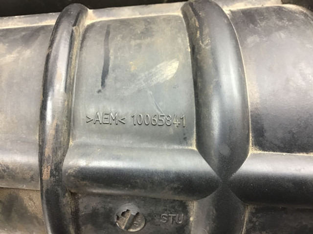 Liebherr Air Filter Hose - أنبوب سحب الهواء: صور 4 Liebherr Air Filter Hose - أنبوب سحب الهواء: صور 4