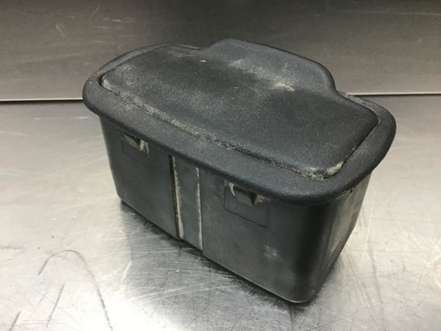 Liebherr Ash Tray - الكابينة والداخلية: صور 5 Liebherr Ash Tray - الكابينة والداخلية: صور 5