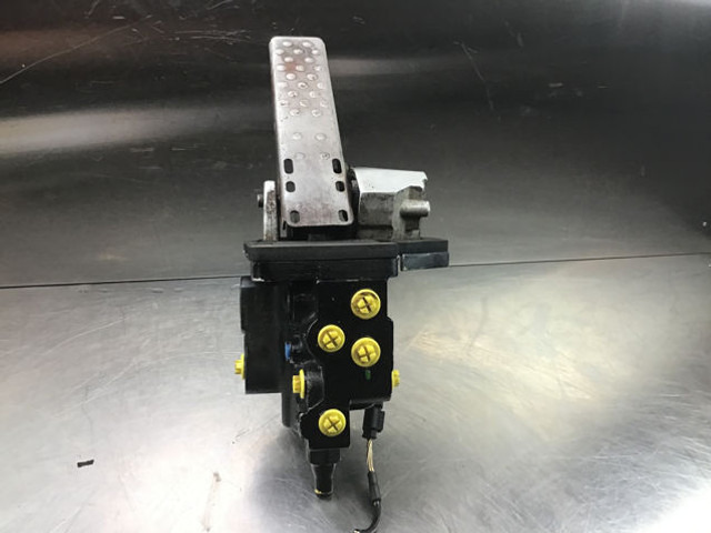 Liebherr Brake Compact Block - دواسة: صور 1 Liebherr Brake Compact Block - دواسة: صور 1