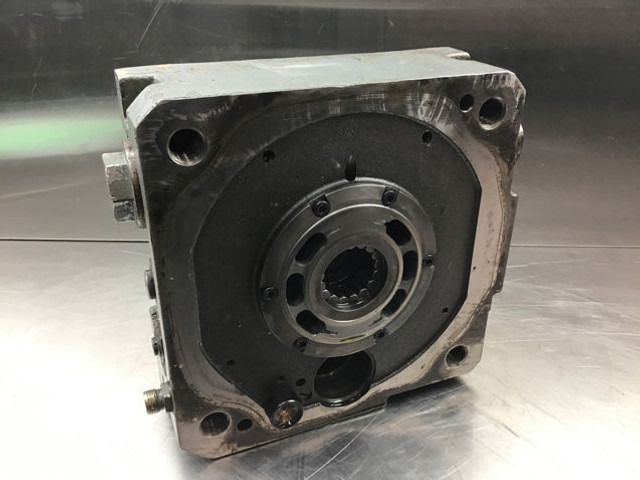 Liebherr Connecting Plate - مضخة المبرد: صور 2 Liebherr Connecting Plate - مضخة المبرد: صور 2