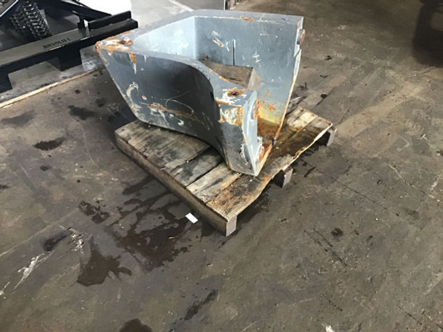 Liebherr Counterweight Left - ثقل موازن - الآلات والماكينات الزراعية: صور 2 Liebherr Counterweight Left - ثقل موازن - الآلات والماكينات الزراعية: صور 2