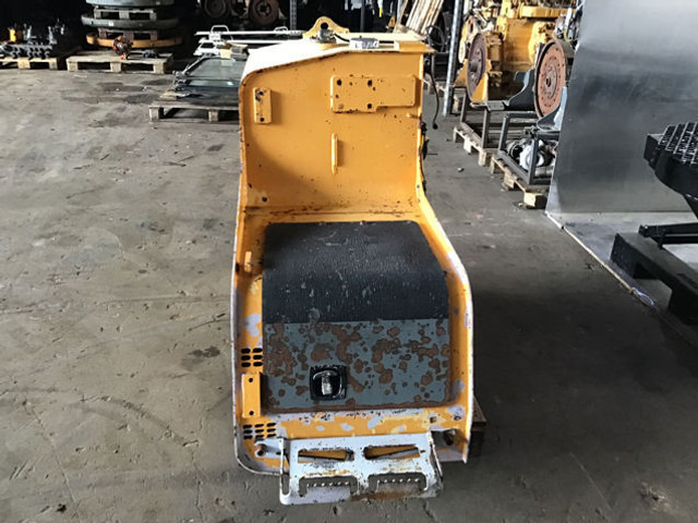 Liebherr Fuel Tank - خزان وقود: صور 2 Liebherr Fuel Tank - خزان وقود: صور 2