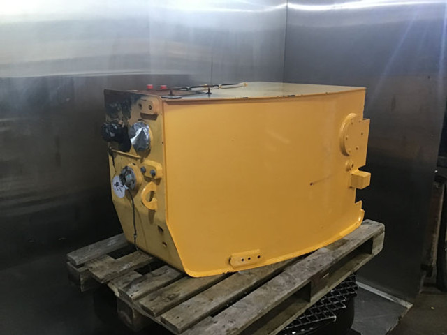 Liebherr Fuel Tank - خزان وقود: صور 5 Liebherr Fuel Tank - خزان وقود: صور 5