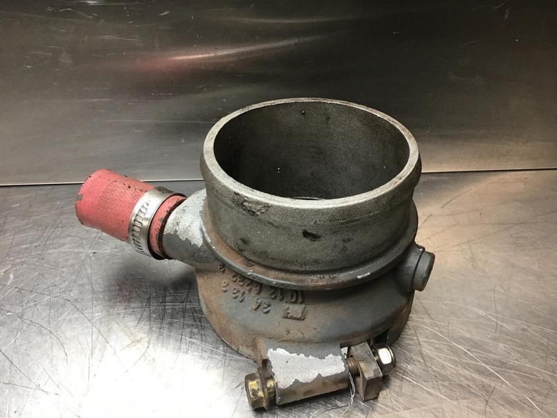 Liebherr Intake Stack - أنبوب سحب الهواء: صور 1 Liebherr Intake Stack - أنبوب سحب الهواء: صور 1