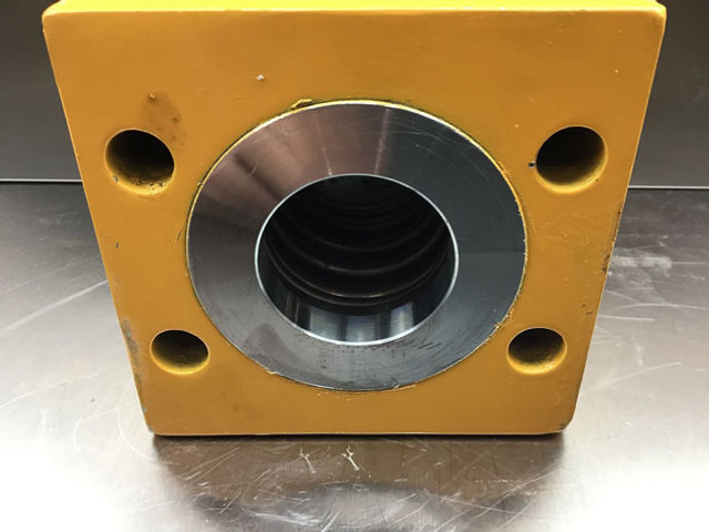 Liebherr Non-Return Valve - صمام: صور 3 Liebherr Non-Return Valve - صمام: صور 3