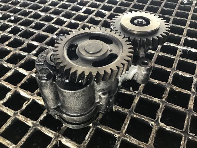 Liebherr Oil Pump - ضخ النفط: صور 1 Liebherr Oil Pump - ضخ النفط: صور 1