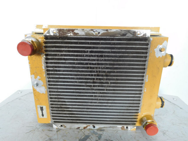 Liebherr Oilcooler - مبرد الزيت: صور 1 Liebherr Oilcooler - مبرد الزيت: صور 1