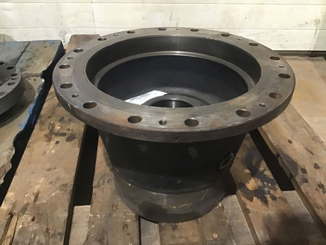 Liebherr Output Shaft Housing - محاور: صور 1 Liebherr Output Shaft Housing - محاور: صور 1