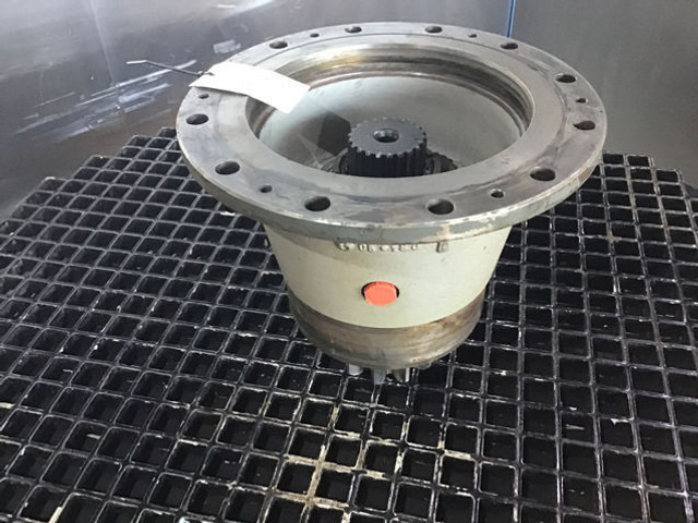 Liebherr Output Shaft Housing - محاور: صور 2 Liebherr Output Shaft Housing - محاور: صور 2
