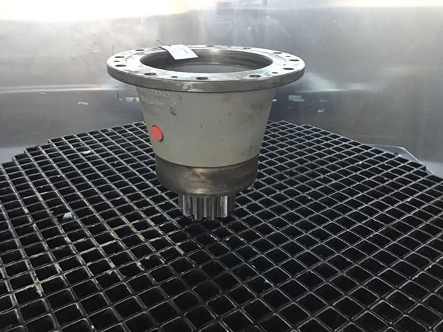 Liebherr Output Shaft Housing - محاور: صور 1 Liebherr Output Shaft Housing - محاور: صور 1