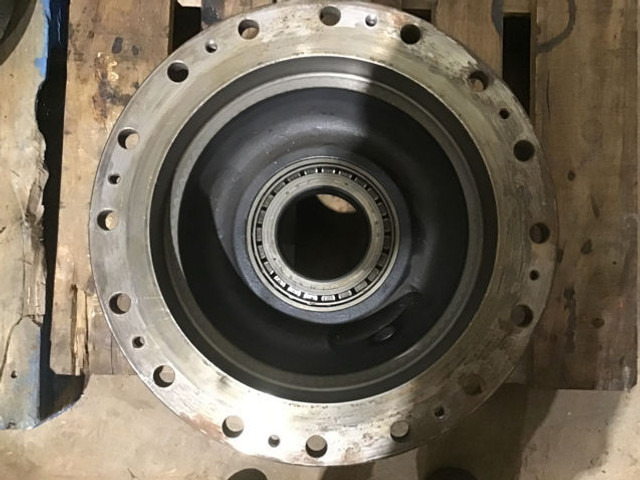 Liebherr Output Shaft Housing - محاور: صور 3 Liebherr Output Shaft Housing - محاور: صور 3