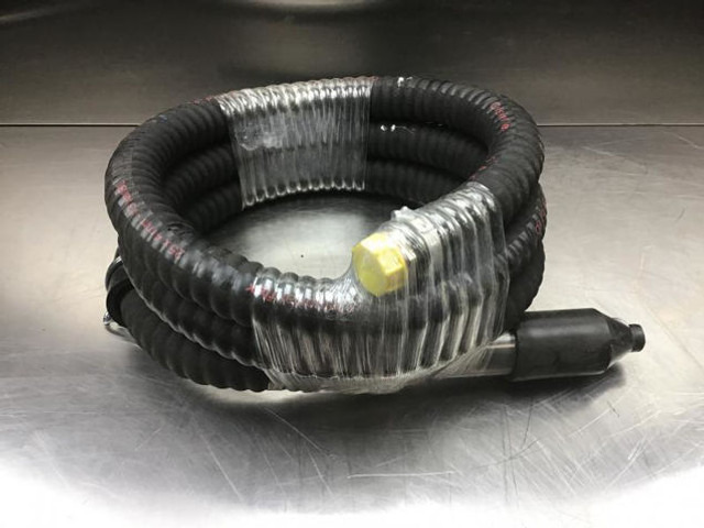 Liebherr Refuelling Hose - أنبوب سحب الهواء: صور 1 Liebherr Refuelling Hose - أنبوب سحب الهواء: صور 1