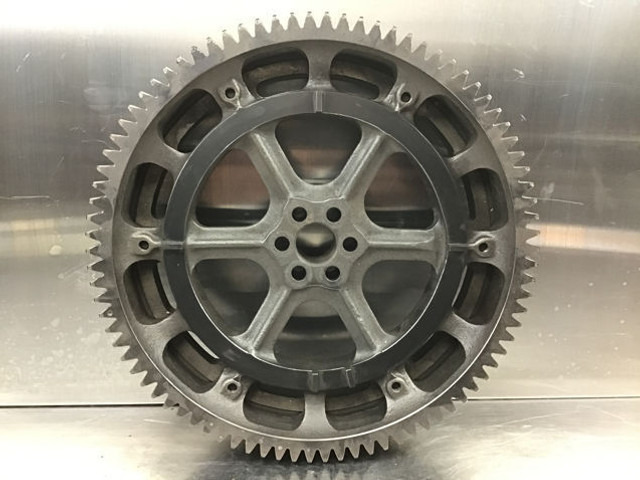 Liebherr  - دولاب الموازنة: صور 4 Liebherr  - دولاب الموازنة: صور 4