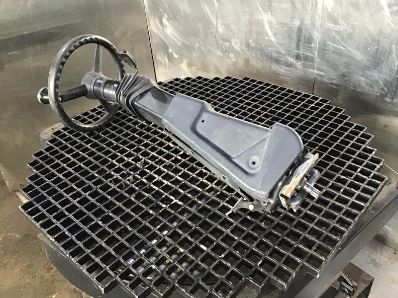 Liebherr - عمود التوجيه: صور 1 Liebherr - عمود التوجيه: صور 1