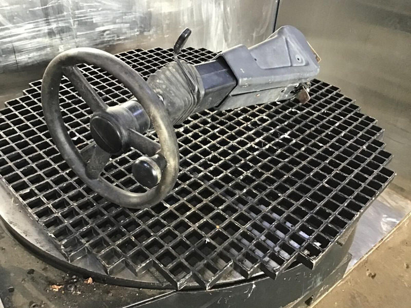 Liebherr - عمود التوجيه: صور 3 Liebherr - عمود التوجيه: صور 3