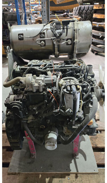 Yanmar 4TNV98C-SJLW5 - المحرك: صور 1 Yanmar 4TNV98C-SJLW5 - المحرك: صور 1