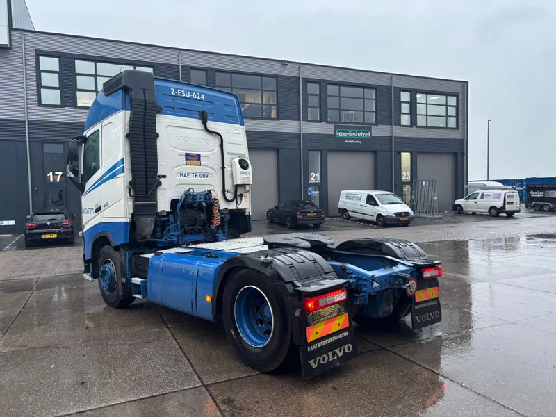 Volvo FH 13.420 Globetrotter / ADR + PTO / Stand Airco - شاحنة جرار: صور 4 Volvo FH 13.420 Globetrotter / ADR + PTO / Stand Airco - شاحنة جرار: صور 4