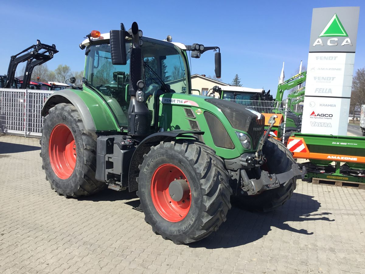 Fendt 714 Vo Vario - جرار: صور 1 Fendt 714 Vo Vario - جرار: صور 1