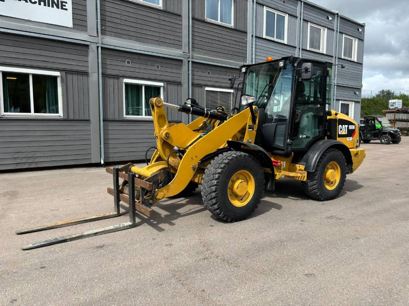 Cat 906M - اللودر بعجل: صور 1 Cat 906M - اللودر بعجل: صور 1