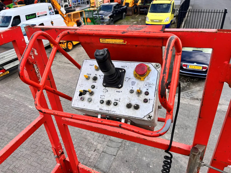 Holland lift COMBISTAR M-250DL27 4WD/P/N - رافعات مقصية: صور 5 Holland lift COMBISTAR M-250DL27 4WD/P/N - رافعات مقصية: صور 5
