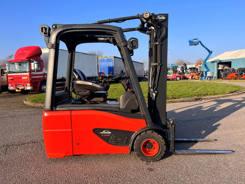 Linde E18L-02 - رافعة شوكية كهربائية: صور 1 Linde E18L-02 - رافعة شوكية كهربائية: صور 1