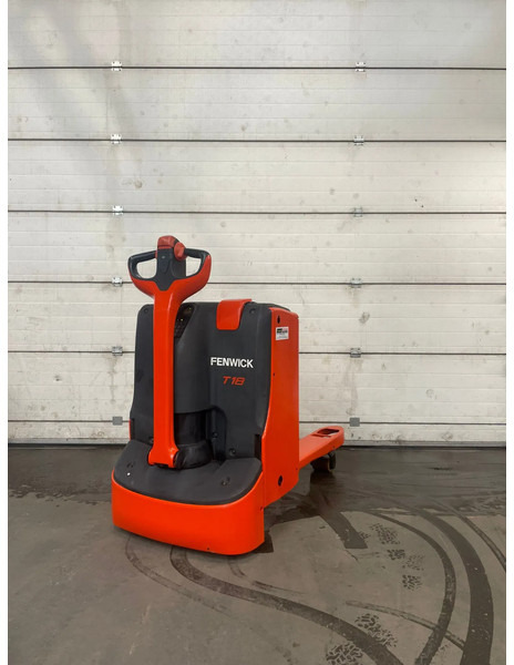 Linde T18 - معدات الرفع منخفض المستوى: صور 4 Linde T18 - معدات الرفع منخفض المستوى: صور 4