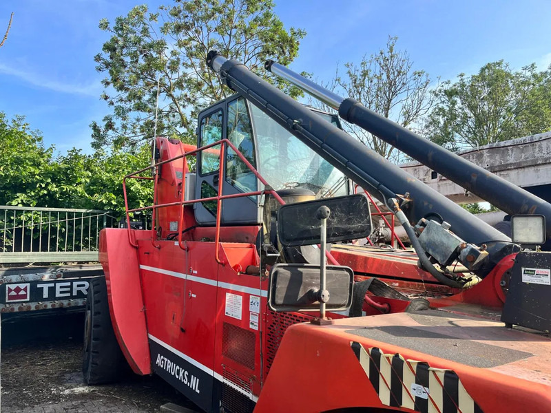 Terex Fantuzzi CS45KM FOR PARTS - رافعات حاويات: صور 4 Terex Fantuzzi CS45KM FOR PARTS - رافعات حاويات: صور 4