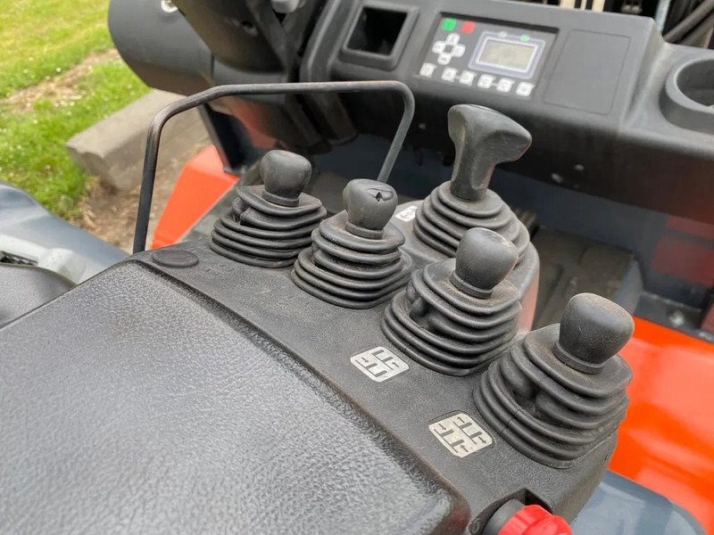 رافعة شوكية كهربائية Toyota 8FBMT40: صور 8 رافعة شوكية كهربائية Toyota 8FBMT40: صور 8