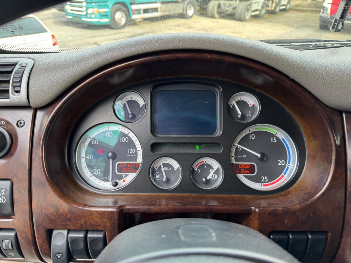 شاحنة نقل المواشي شاحنة DAF CF410 4x2: صور 18