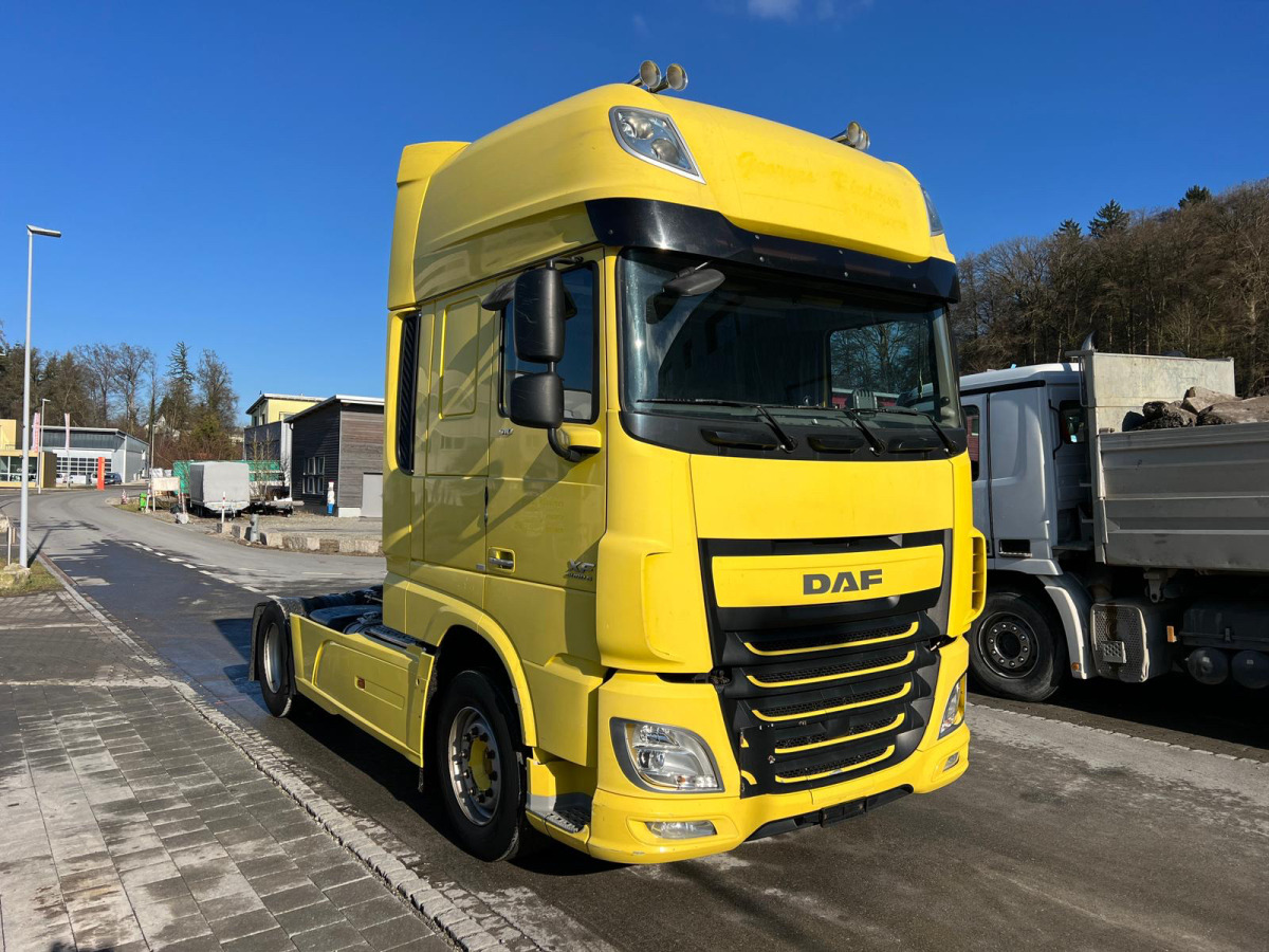 DAF XF510 4x2 - شاحنة جرار: صور 3 DAF XF510 4x2 - شاحنة جرار: صور 3