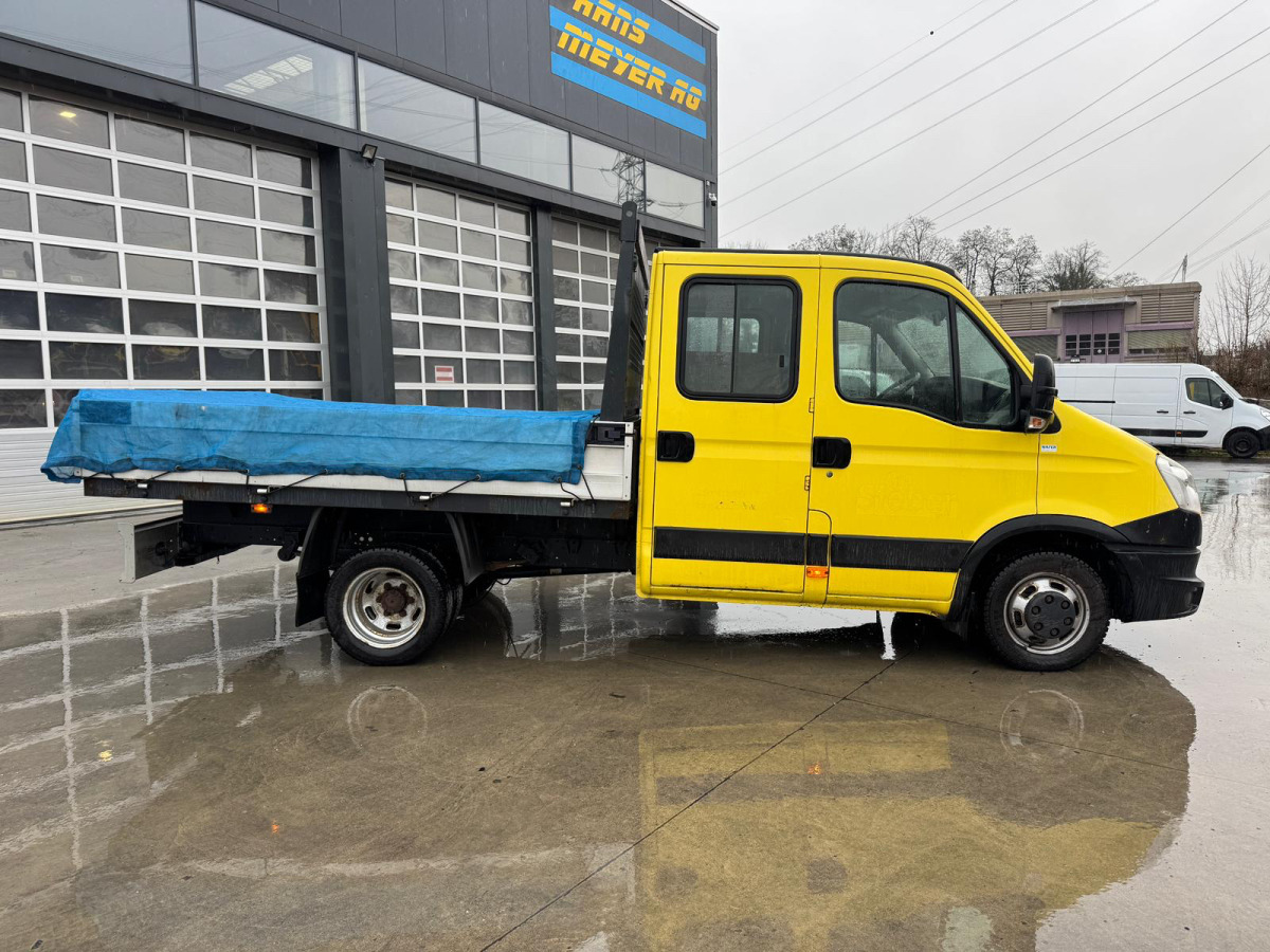 IVECO Daily 35C15 4x2 - الشاحنات الصغيرة المسطحة, الشاحنات الصغيرة كابينة مزدوجة: صور 3 IVECO Daily 35C15 4x2 - الشاحنات الصغيرة المسطحة, الشاحنات الصغيرة كابينة مزدوجة: صور 3
