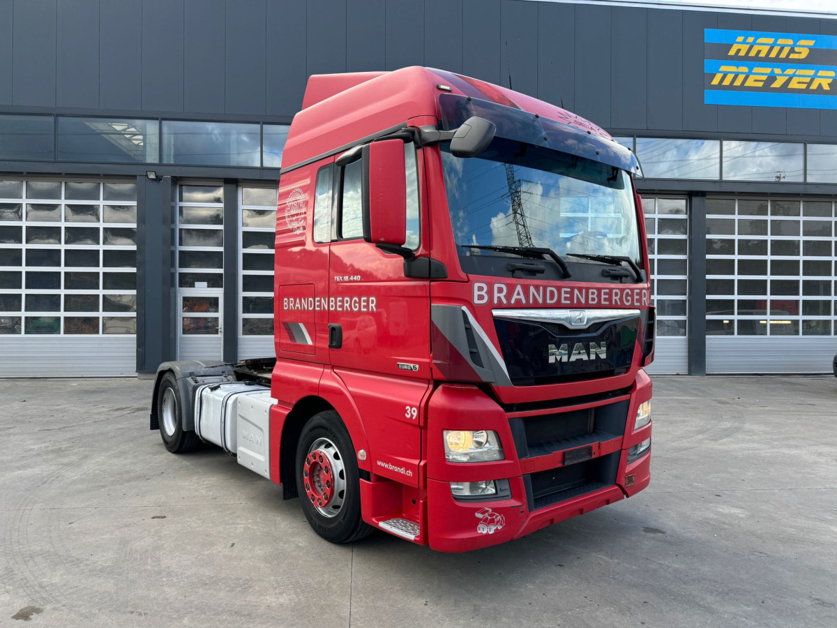MAN TGX 18.440 4x2 XL C0703 - شاحنة جرار: صور 3 MAN TGX 18.440 4x2 XL C0703 - شاحنة جرار: صور 3