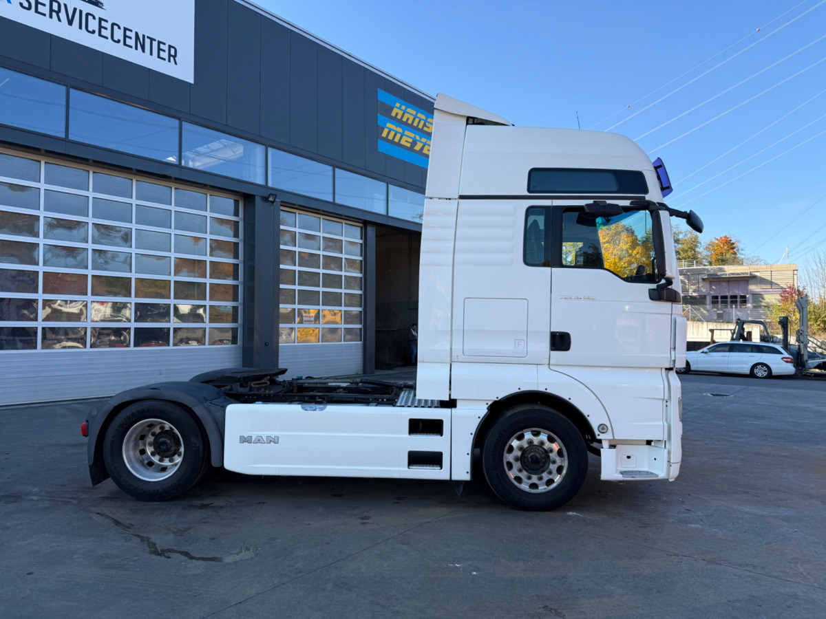 MAN TGX 18.480 4x2 Hydraulik - شاحنة جرار: صور 4 MAN TGX 18.480 4x2 Hydraulik - شاحنة جرار: صور 4