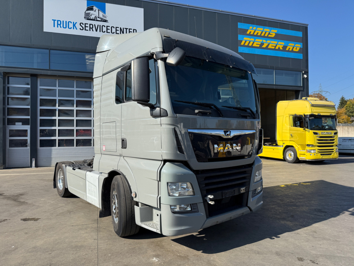 MAN TGX 18.500 4x2 (Engine defect) - شاحنة جرار: صور 3 MAN TGX 18.500 4x2 (Engine defect) - شاحنة جرار: صور 3