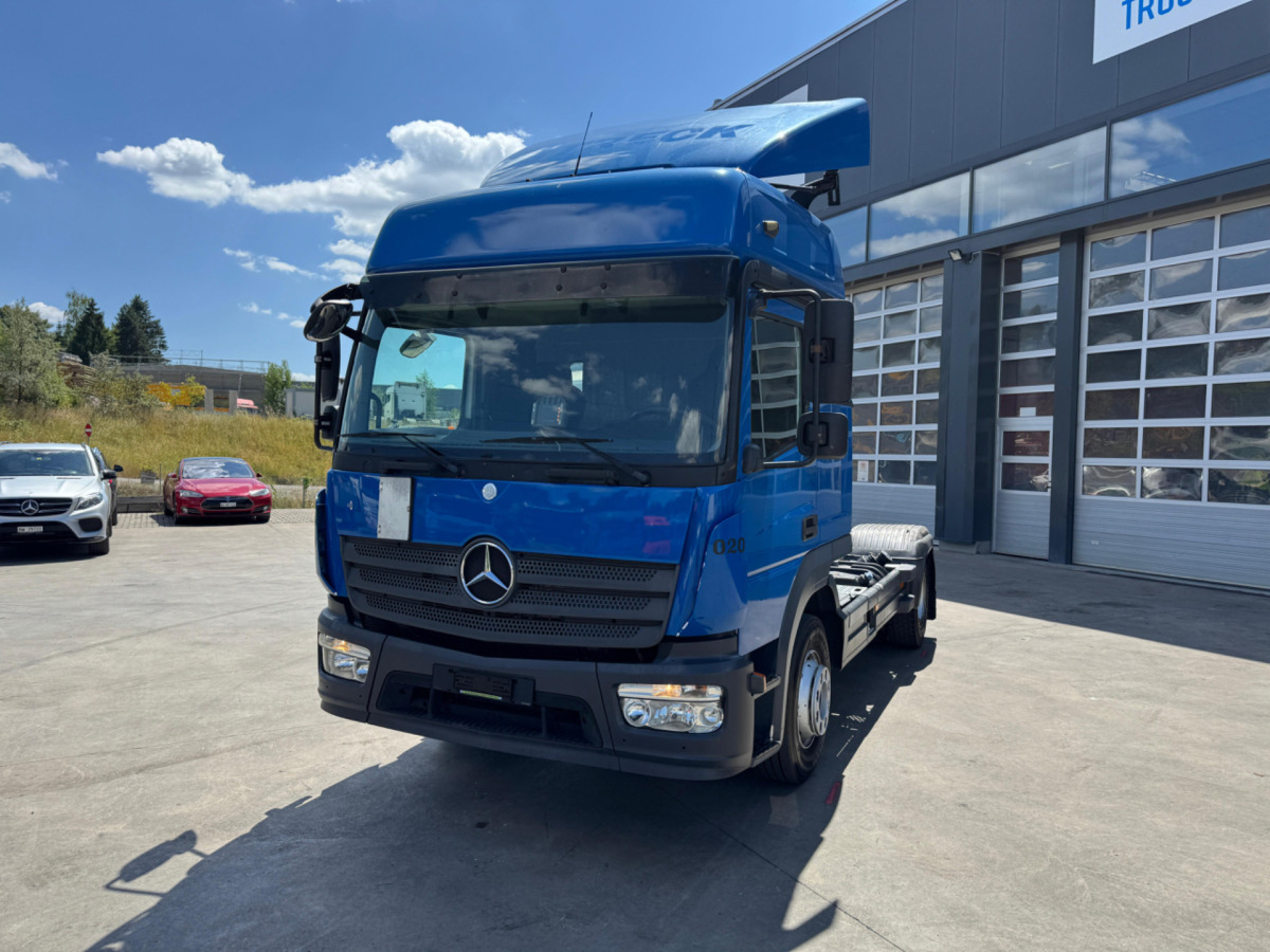 MERCEDES Atego 1330 4x2 - شاحنة جرار: صور 1 MERCEDES Atego 1330 4x2 - شاحنة جرار: صور 1