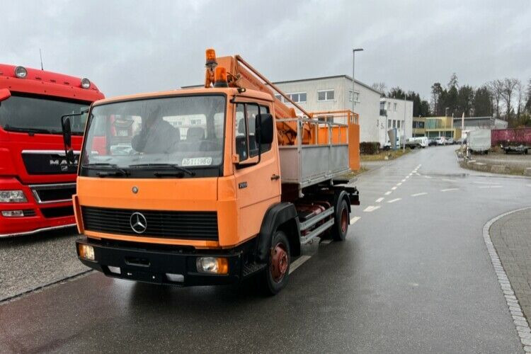 Mercedes-Benz 709 WUMAG GELENKSTEIGER 14M - مصاعد الازدهار محمولة على شاحنة: صور 1 Mercedes-Benz 709 WUMAG GELENKSTEIGER 14M - مصاعد الازدهار محمولة على شاحنة: صور 1