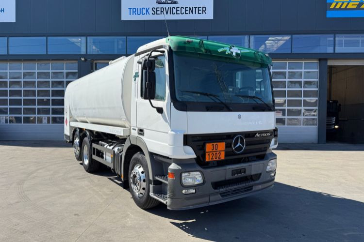 Mercedes-Benz Actros 2541 6x2 Schwarzmüller 21260L - شاحنة صهريج: صور 3 Mercedes-Benz Actros 2541 6x2 Schwarzmüller 21260L - شاحنة صهريج: صور 3